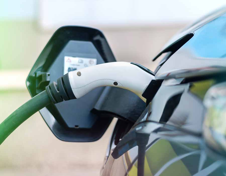 Toename verkoop elektrische bedrijfswagens in 2021 | Koppejan Automotive