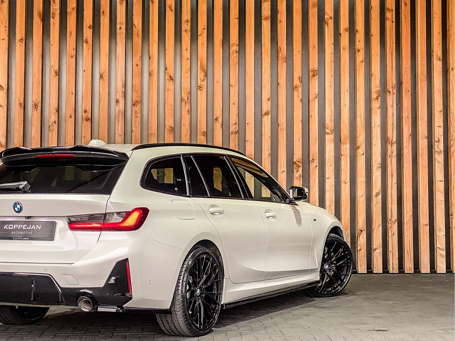 BMW 3 Serie Touring 330e 292PK xDrive High Executive M-Sport Pro | BMW occasion