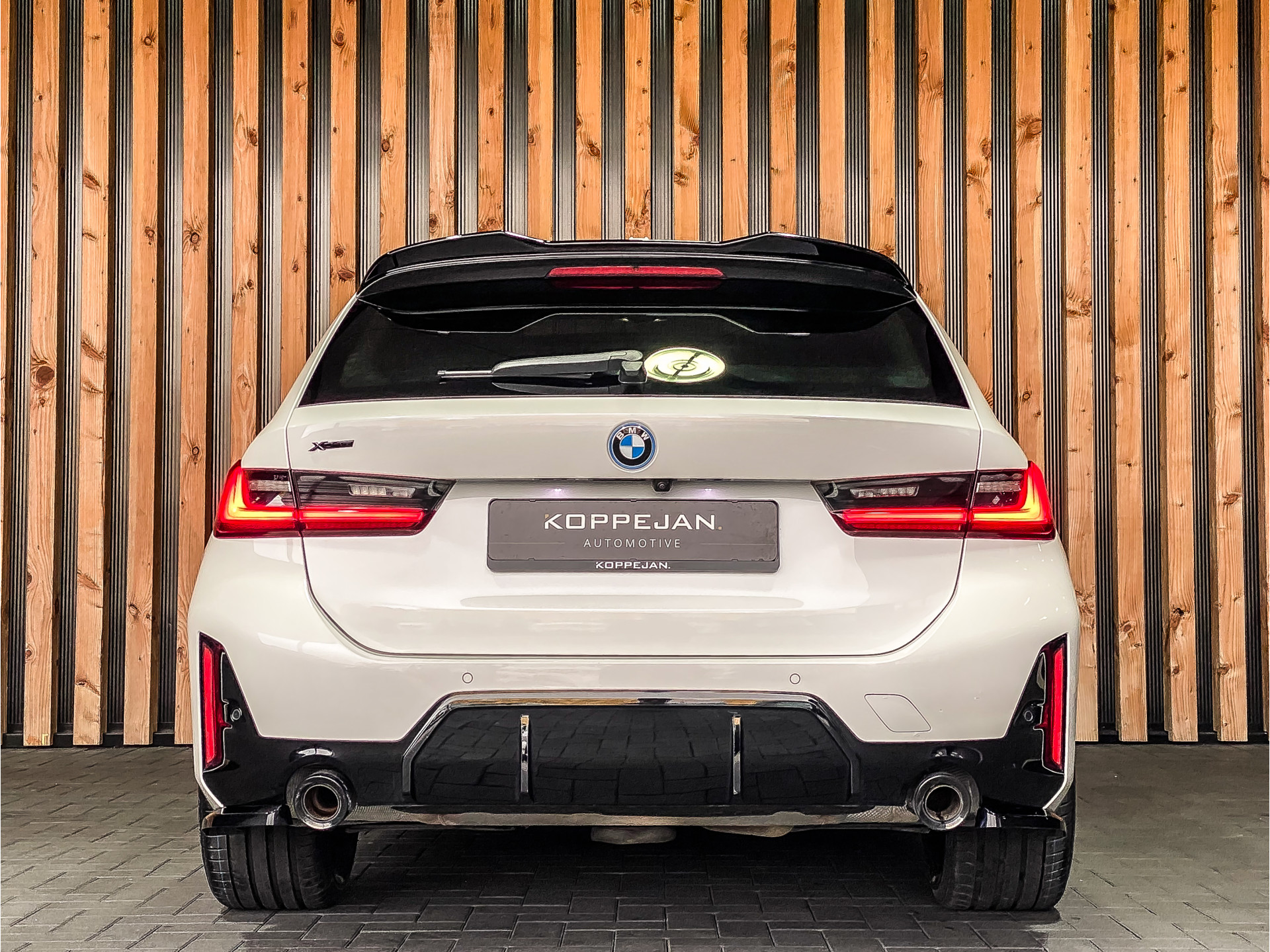 BMW 3 Serie Touring 330e 292PK xDrive High Executive M-Sport Pro | BMW occasion