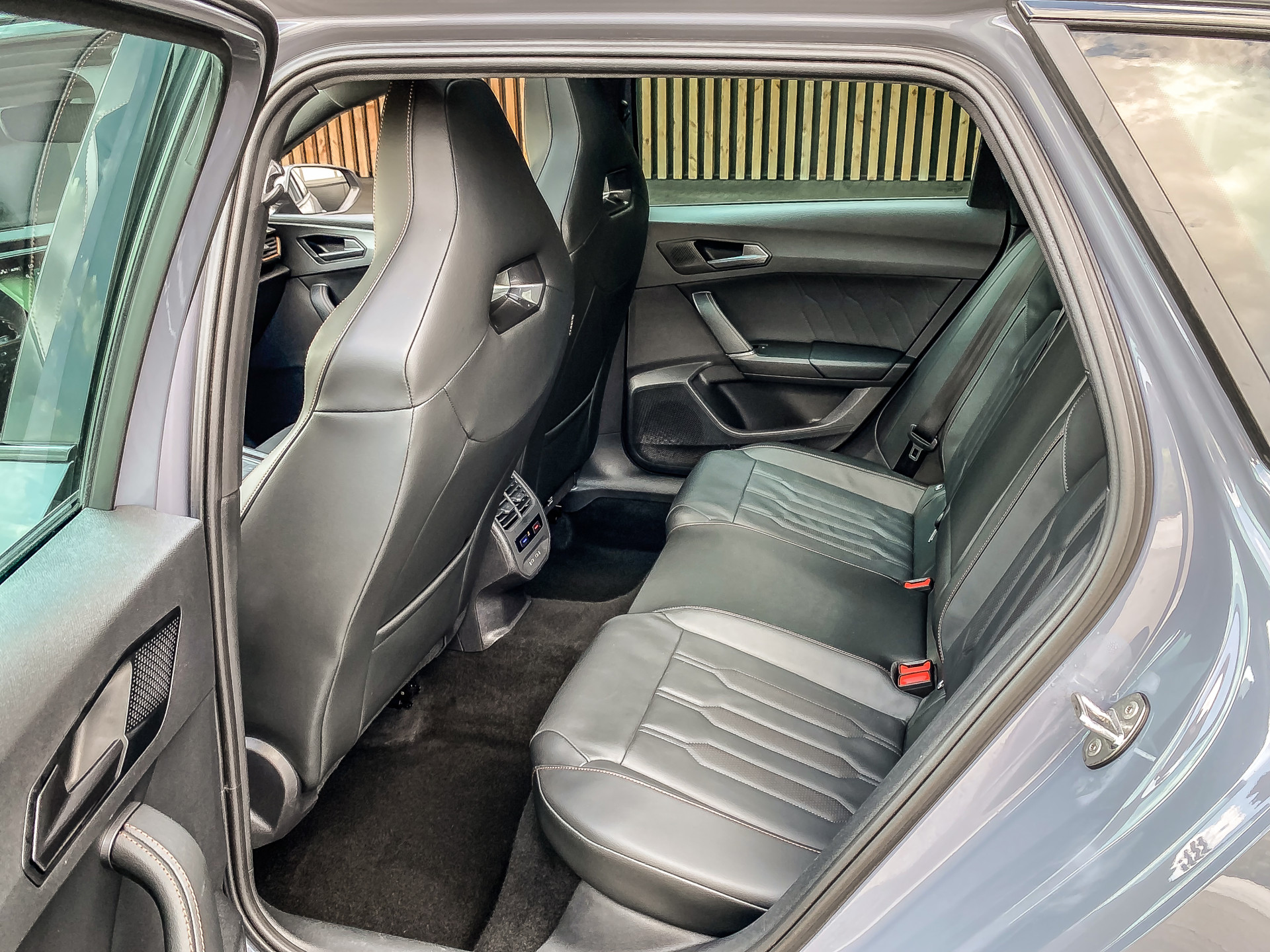 CUPRA Leon Sportstourer 1.4 e-Hybrid VZ 245PK Automaat | CUPRA occasion