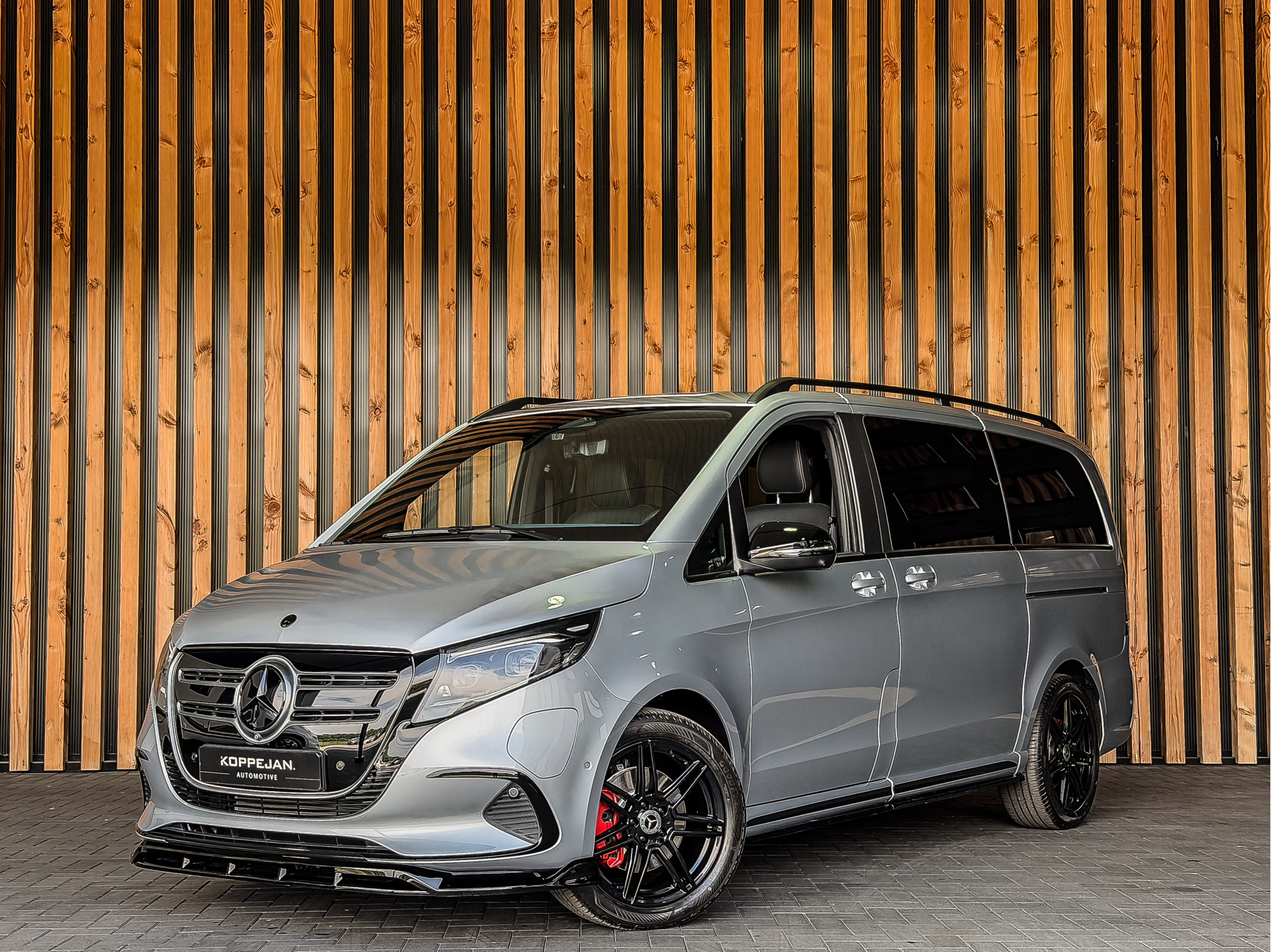 Mercedes-Benz EQV 300 AMG L2 90kWh 8-Persoons | Mercedes-Benz occasion