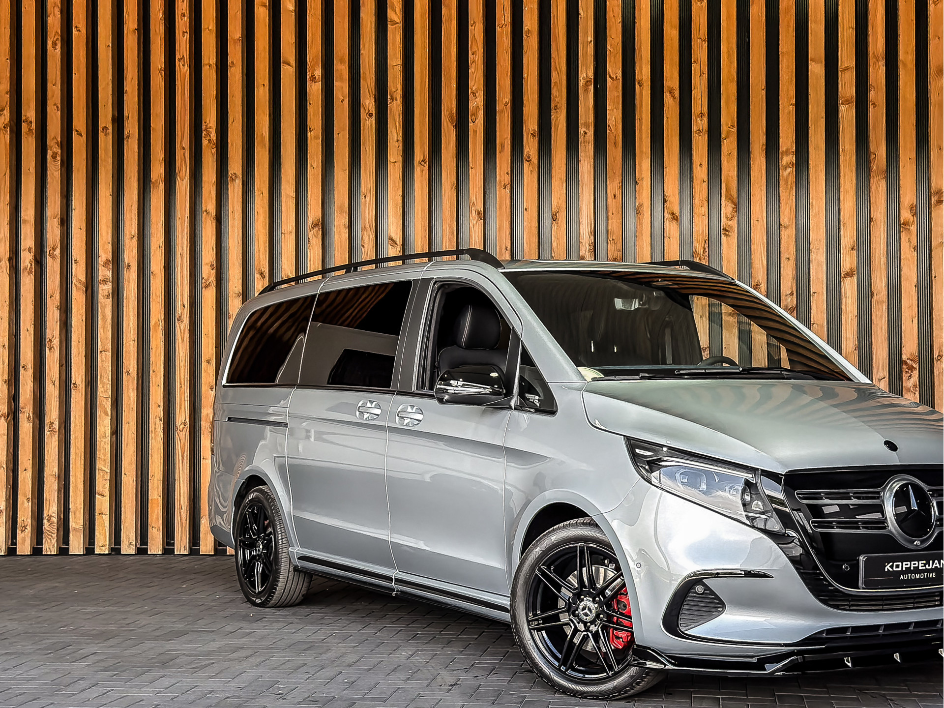 Mercedes-Benz EQV 300 AMG L2 90kWh 8-Persoons | Mercedes-Benz occasion