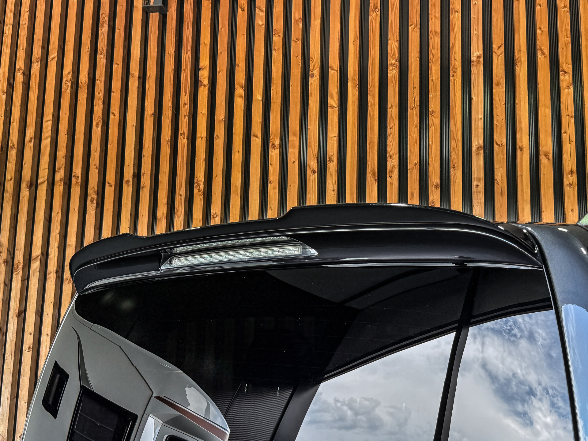 Mercedes-Benz EQV 300 AMG L2 90kWh 8-Persoons | Mercedes-Benz occasion
