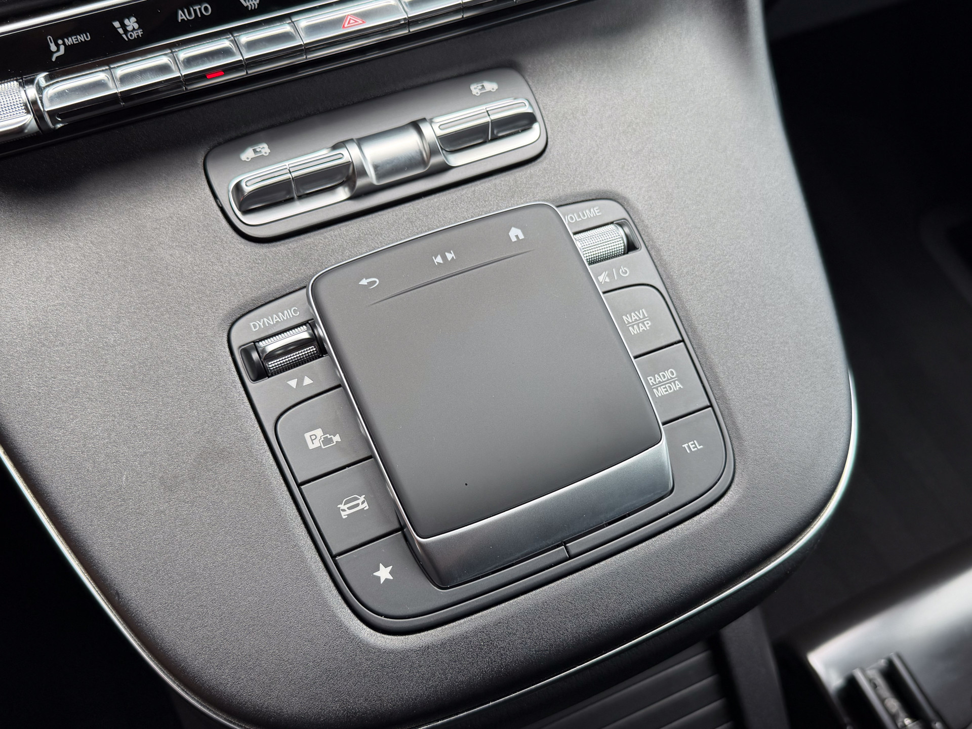 Mercedes-Benz EQV 300 AMG L2 90kWh 8-Persoons | Mercedes-Benz occasion