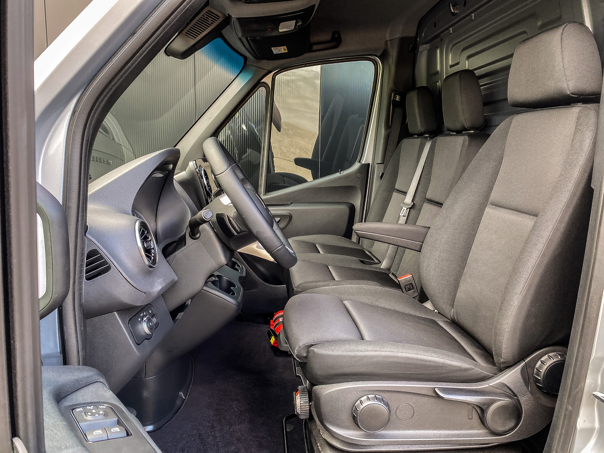Mercedes-Benz Sprinter 319 CDI 190PK Automaat L2H2 | Mercedes-Benz occasion