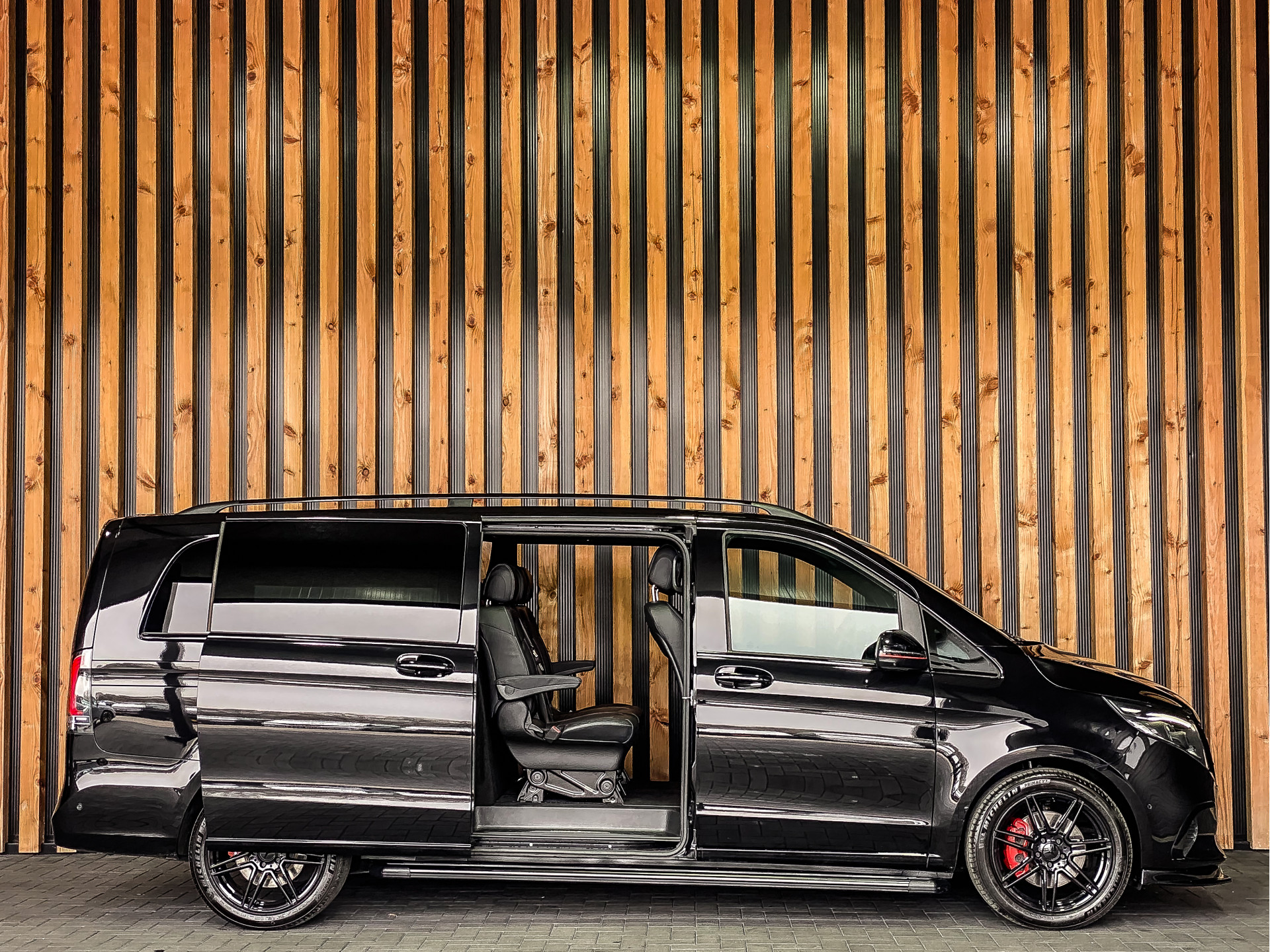 Mercedes-Benz V-Klasse 300d Extra Lang Avantgarde Dubbele Cabine | Mercedes-Benz occasion