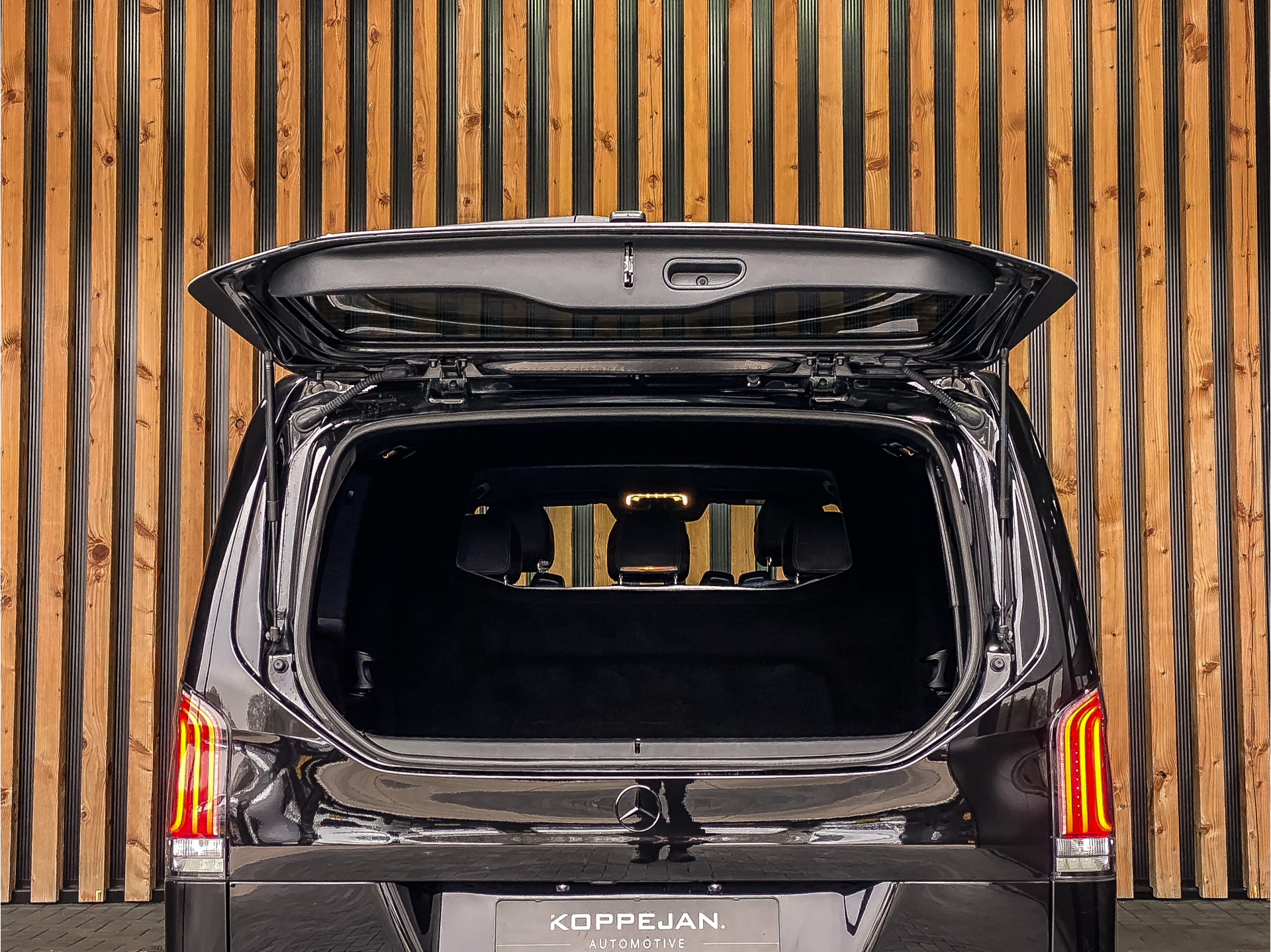 Mercedes-Benz V-Klasse 300d Extra Lang Avantgarde Dubbele Cabine | Mercedes-Benz occasion