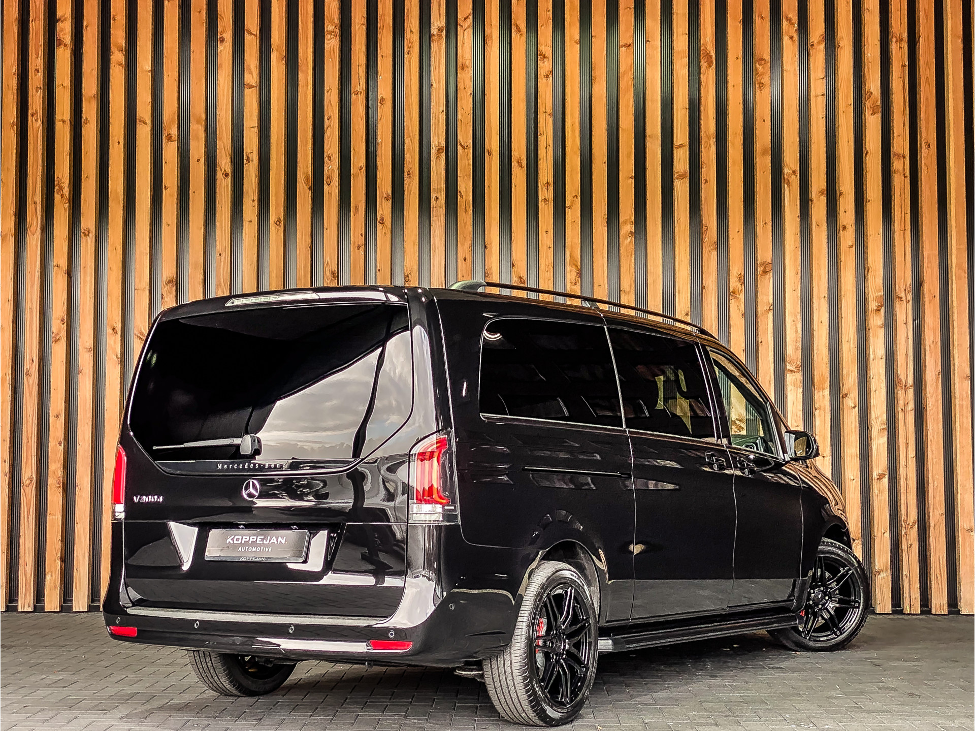 Mercedes-Benz V-Klasse 300d Extra Lang Avantgarde Dubbele Cabine | Mercedes-Benz occasion