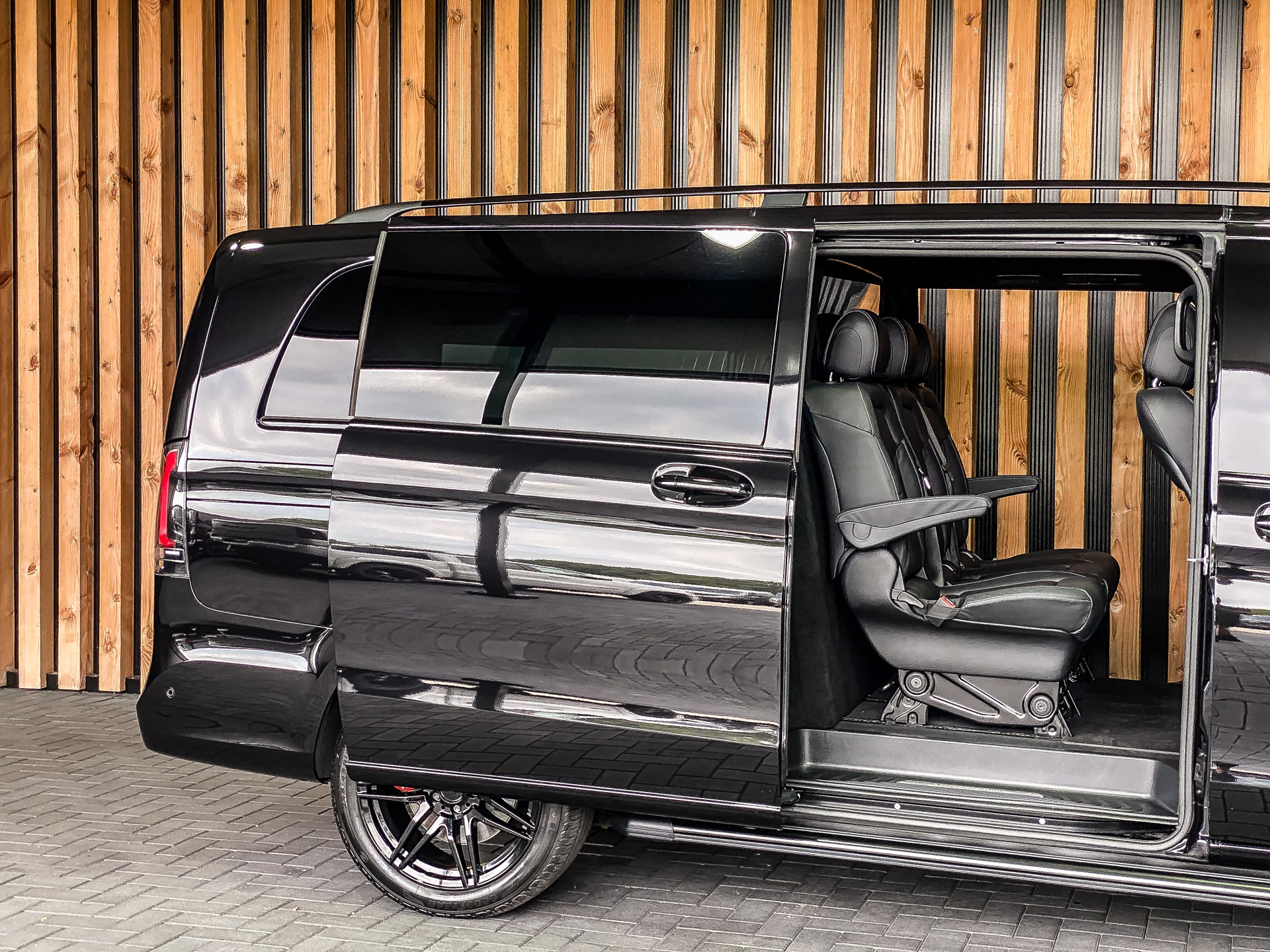 Mercedes-Benz V-Klasse 300d Extra Lang Avantgarde Dubbele Cabine | Mercedes-Benz occasion