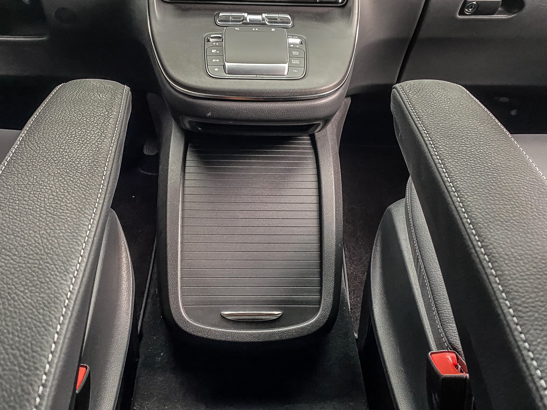 Mercedes-Benz V-Klasse 300d Extra Lang Avantgarde Dubbele Cabine | Mercedes-Benz occasion