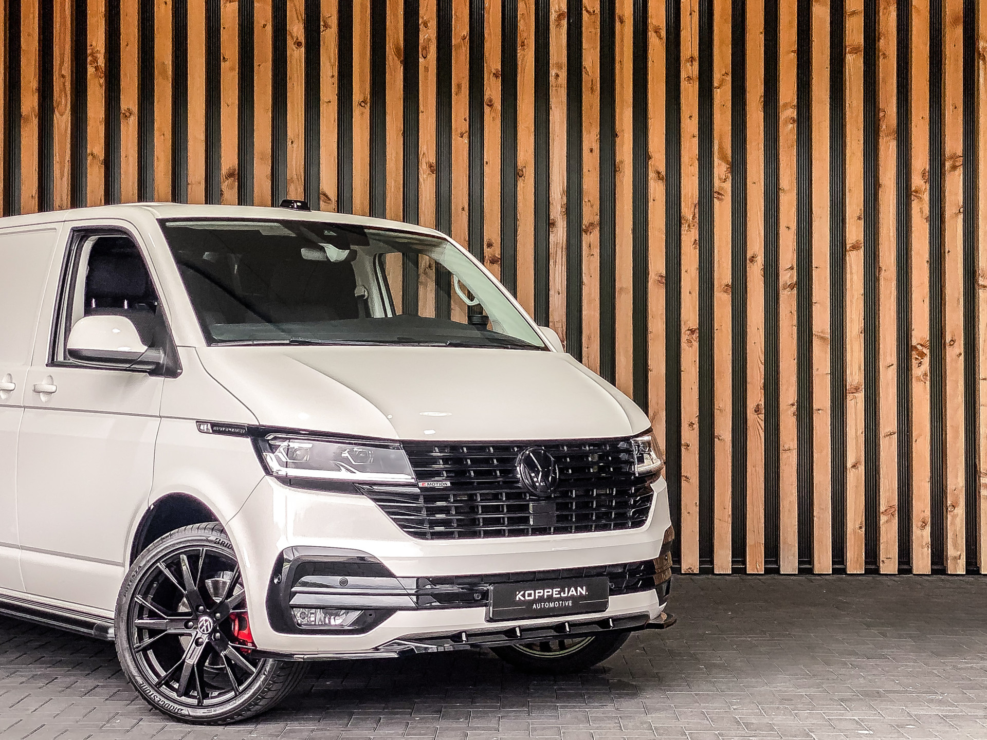 Volkswagen Transporter 2.0 TDI 150PK DSG 4Motion L2H1 Bestelwagen | Volkswagen occasion
