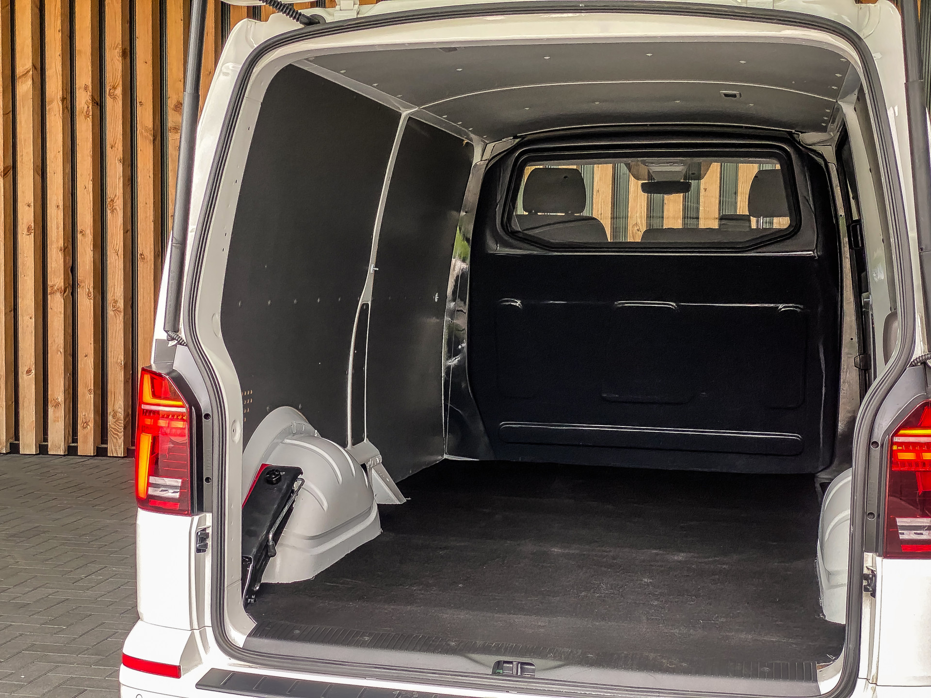 Volkswagen Transporter 2.0 TDI 150PK DSG 4Motion L2H1 Bestelwagen | Volkswagen occasion