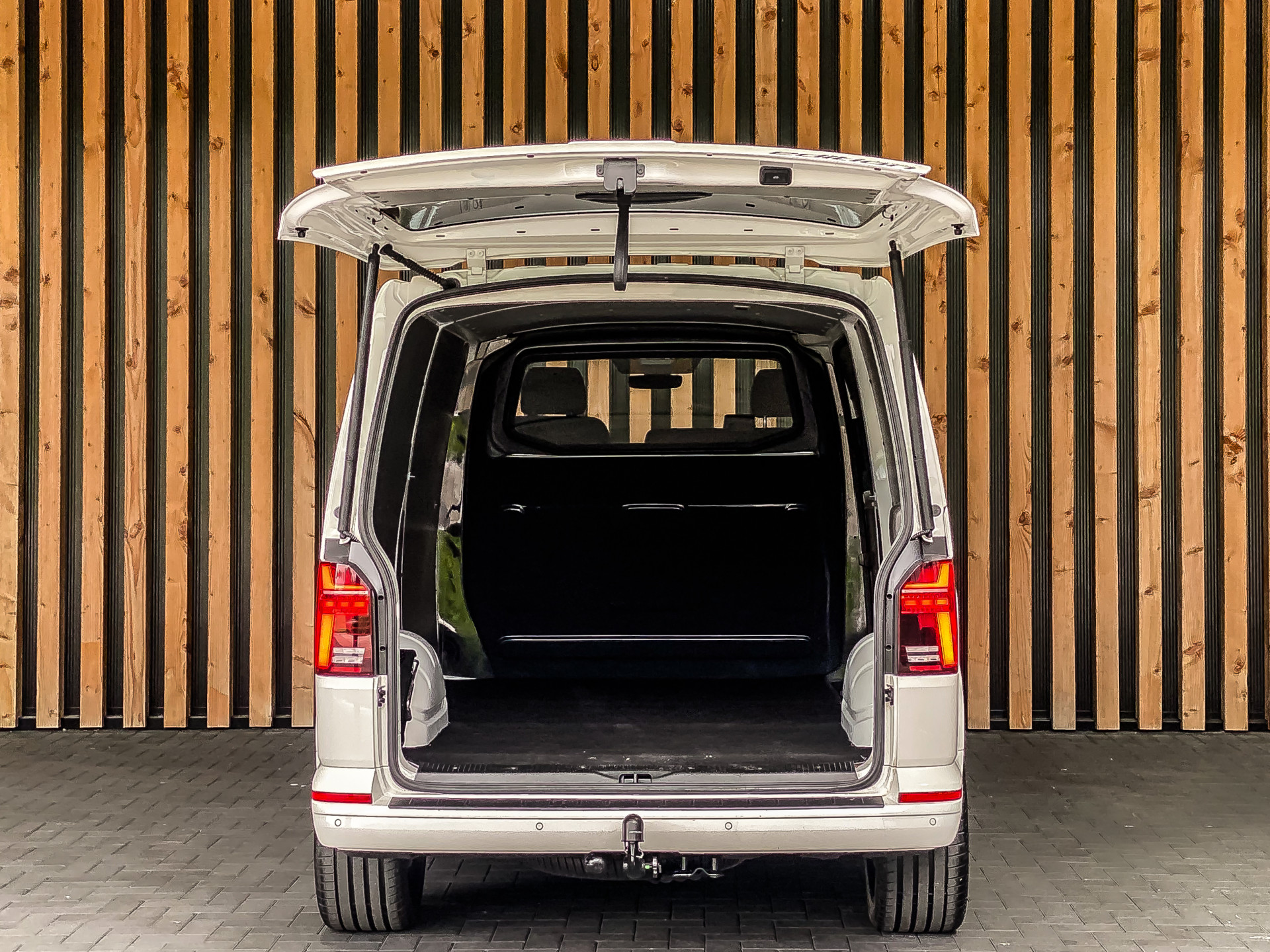 Volkswagen Transporter 2.0 TDI 150PK DSG 4Motion L2H1 Bestelwagen | Volkswagen occasion
