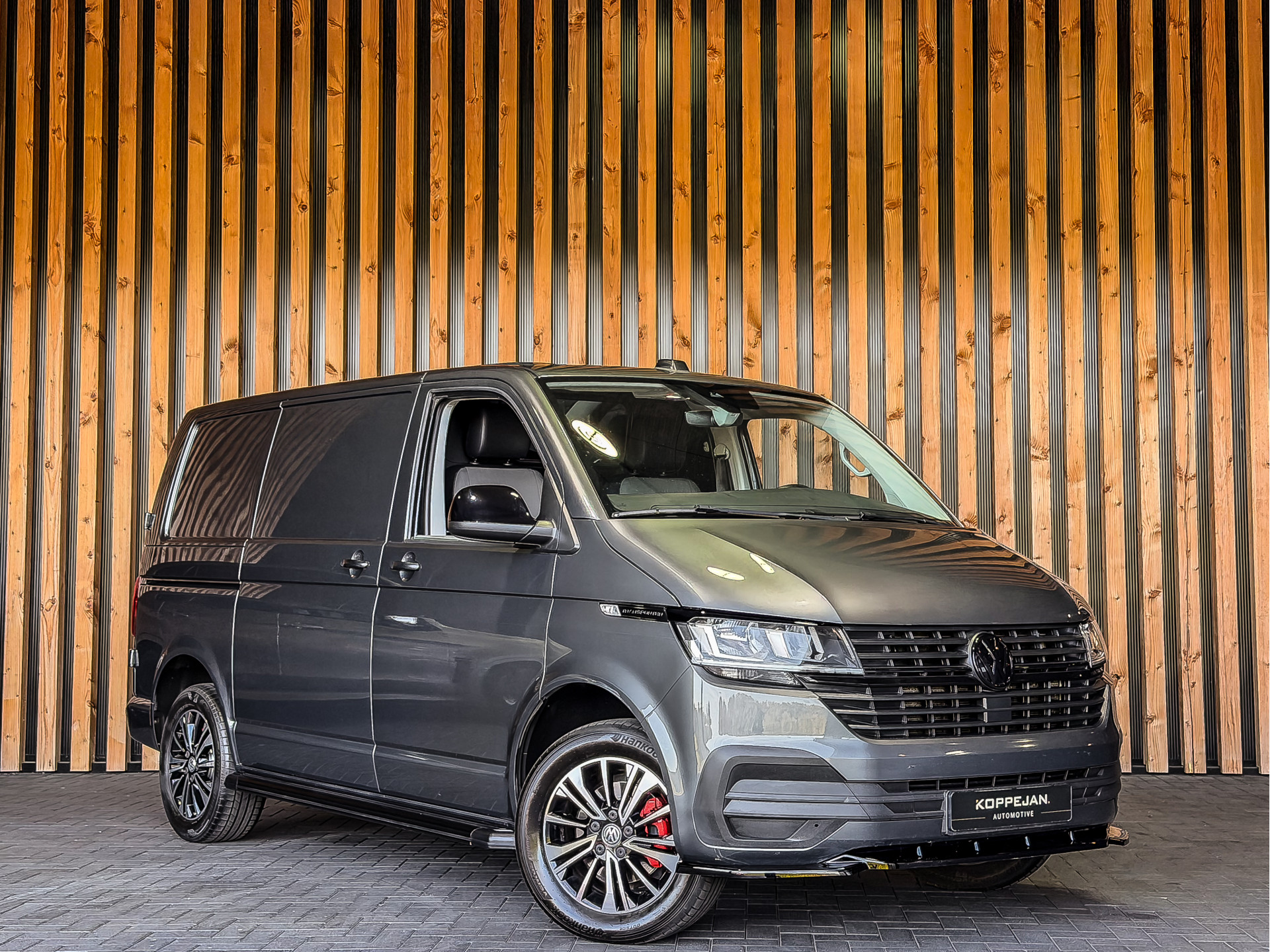 Volkswagen Transporter 2.0 TDI 150PK DSG Bestelwagen L1H1 | Volkswagen occasion