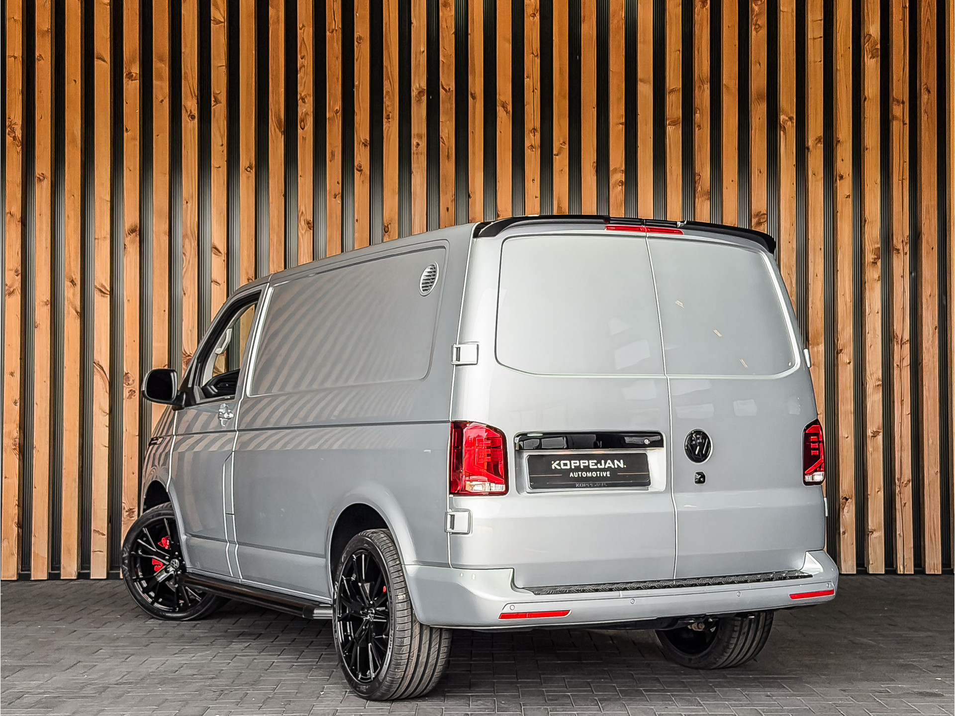 Volkswagen Transporter 2.0 TDI 150PK DSG Bestelwagen L1H1 | Volkswagen occasion