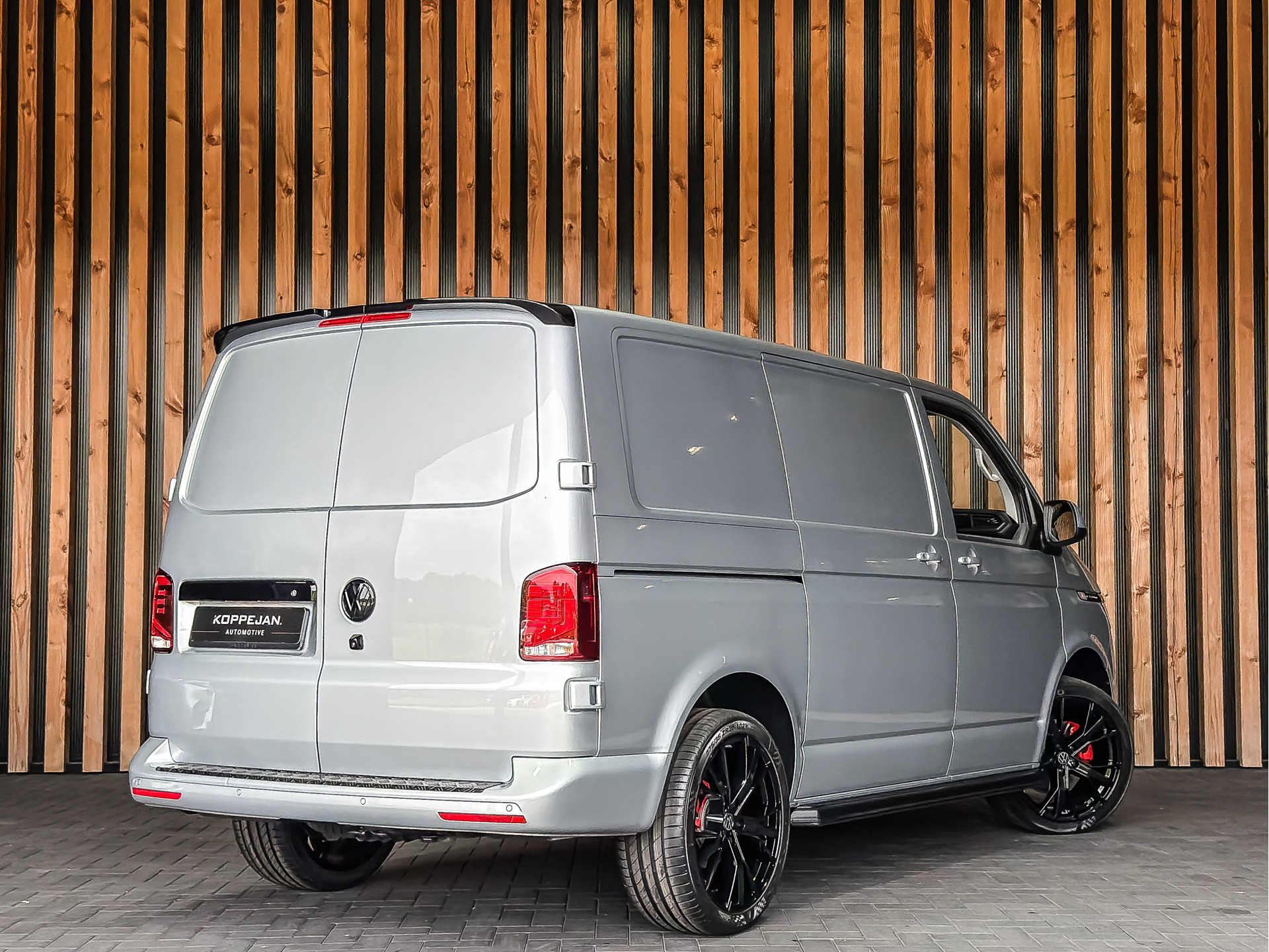 Volkswagen Transporter 2.0 TDI 150PK DSG Bestelwagen L1H1 | Volkswagen occasion