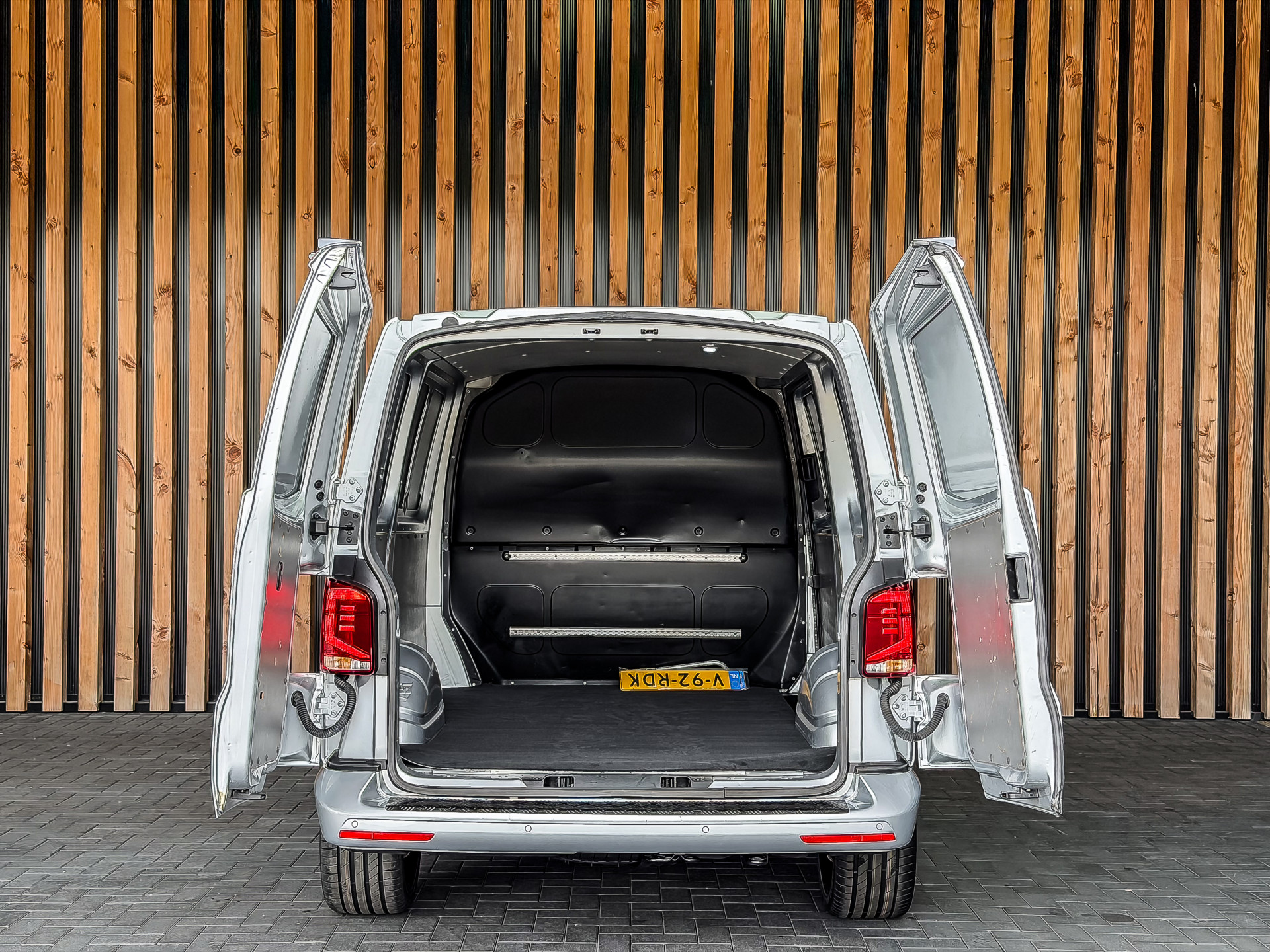 Volkswagen Transporter 2.0 TDI 150PK DSG Bestelwagen L1H1 | Volkswagen occasion