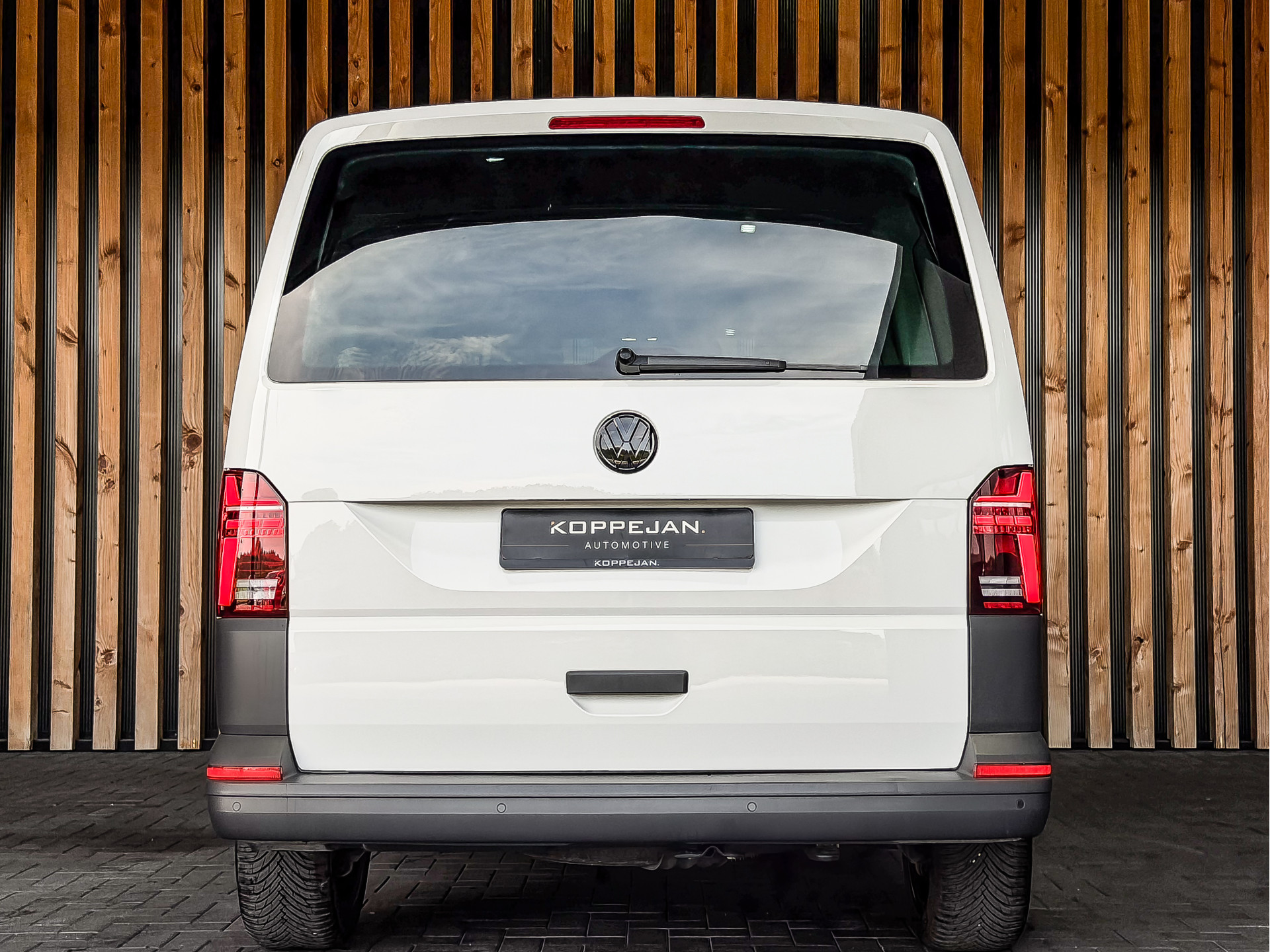Volkswagen Transporter 2.0 TDI 150PK DSG Bestelwagen L1H1 | Volkswagen occasion