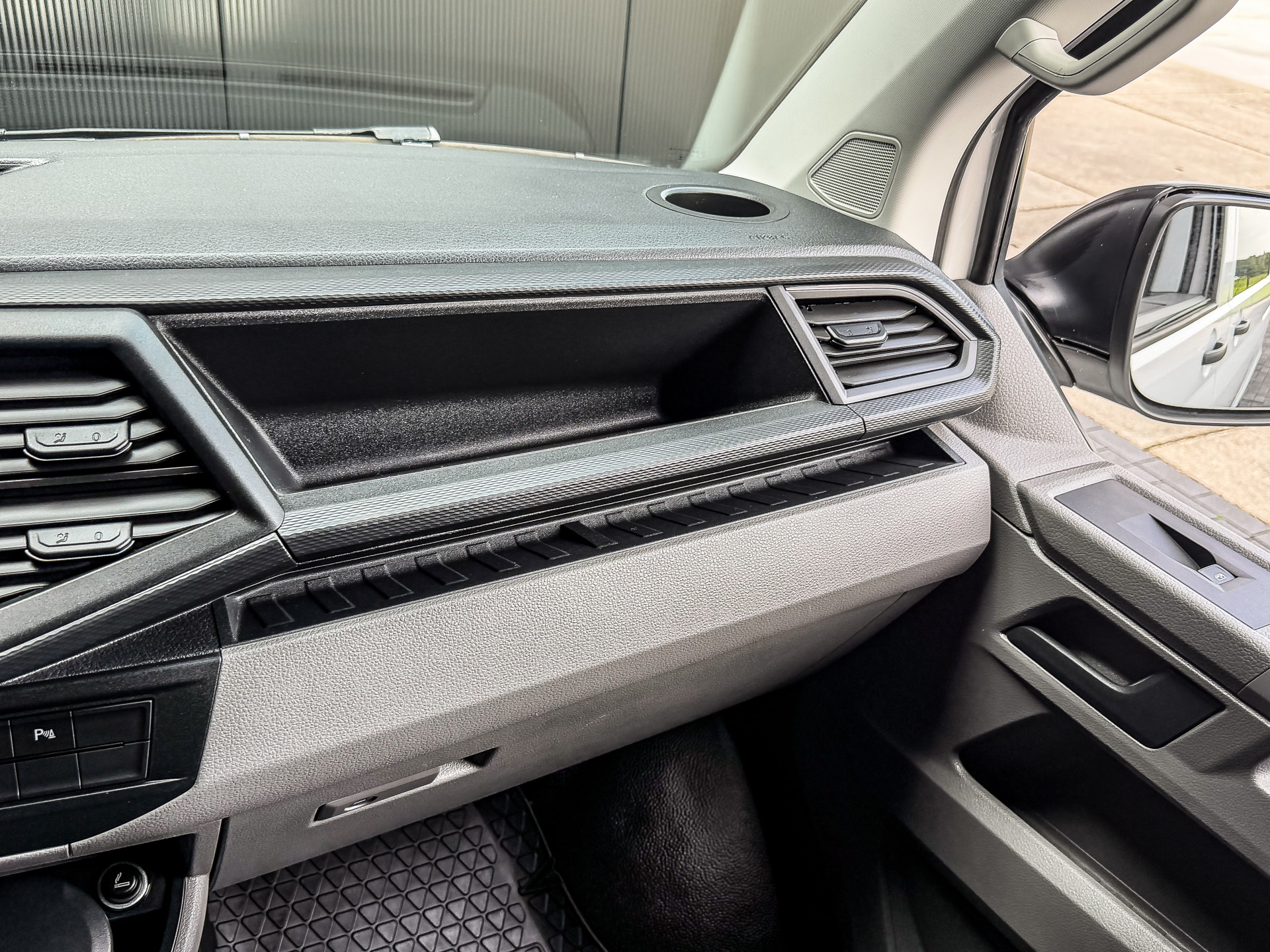 Volkswagen Transporter 2.0 TDI 150PK DSG Bestelwagen L1H1 | Volkswagen occasion