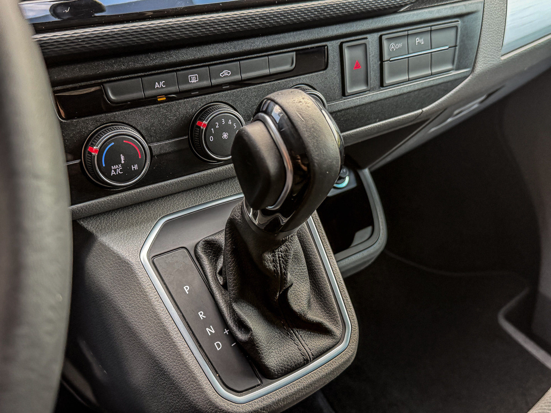 Volkswagen Transporter 2.0 TDI 150PK DSG Bestelwagen L2H1 Bulli | Volkswagen occasion