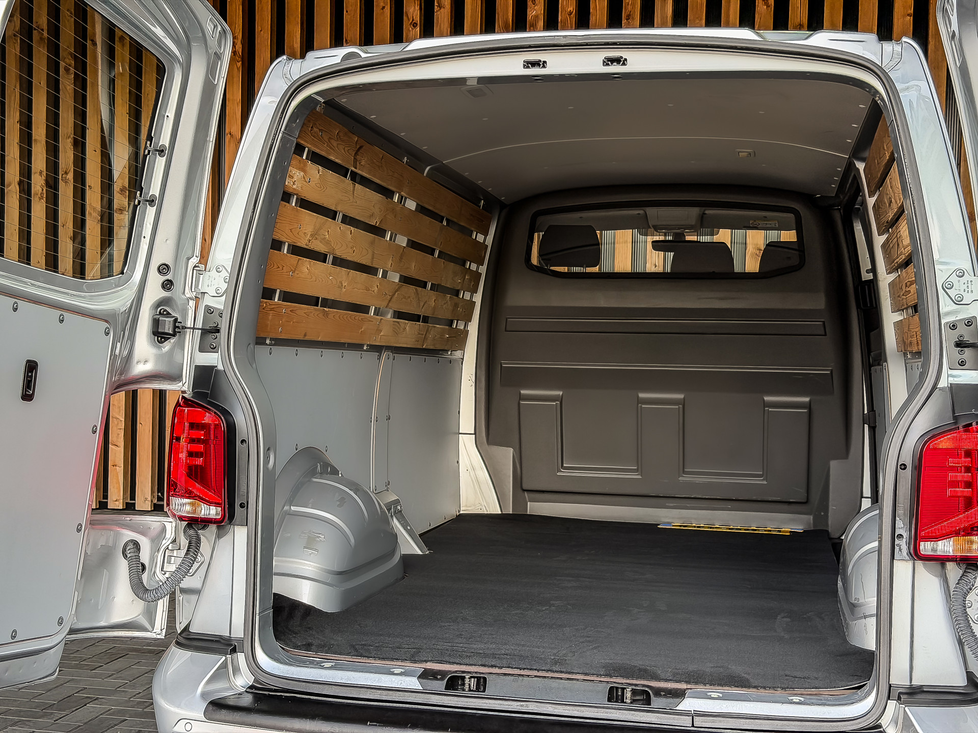 Volkswagen Transporter 2.0 TDI 150PK DSG Bestelwagen L2H1 Bulli | Volkswagen occasion
