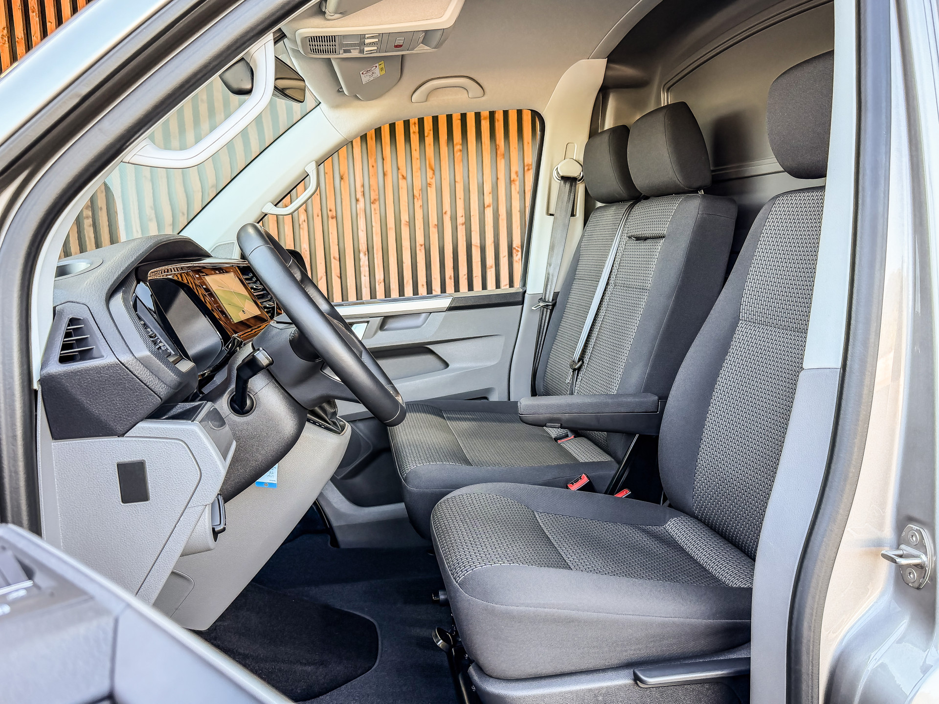 Volkswagen Transporter 2.0 TDI 150PK DSG Bestelwagen L2H1 | Volkswagen occasion
