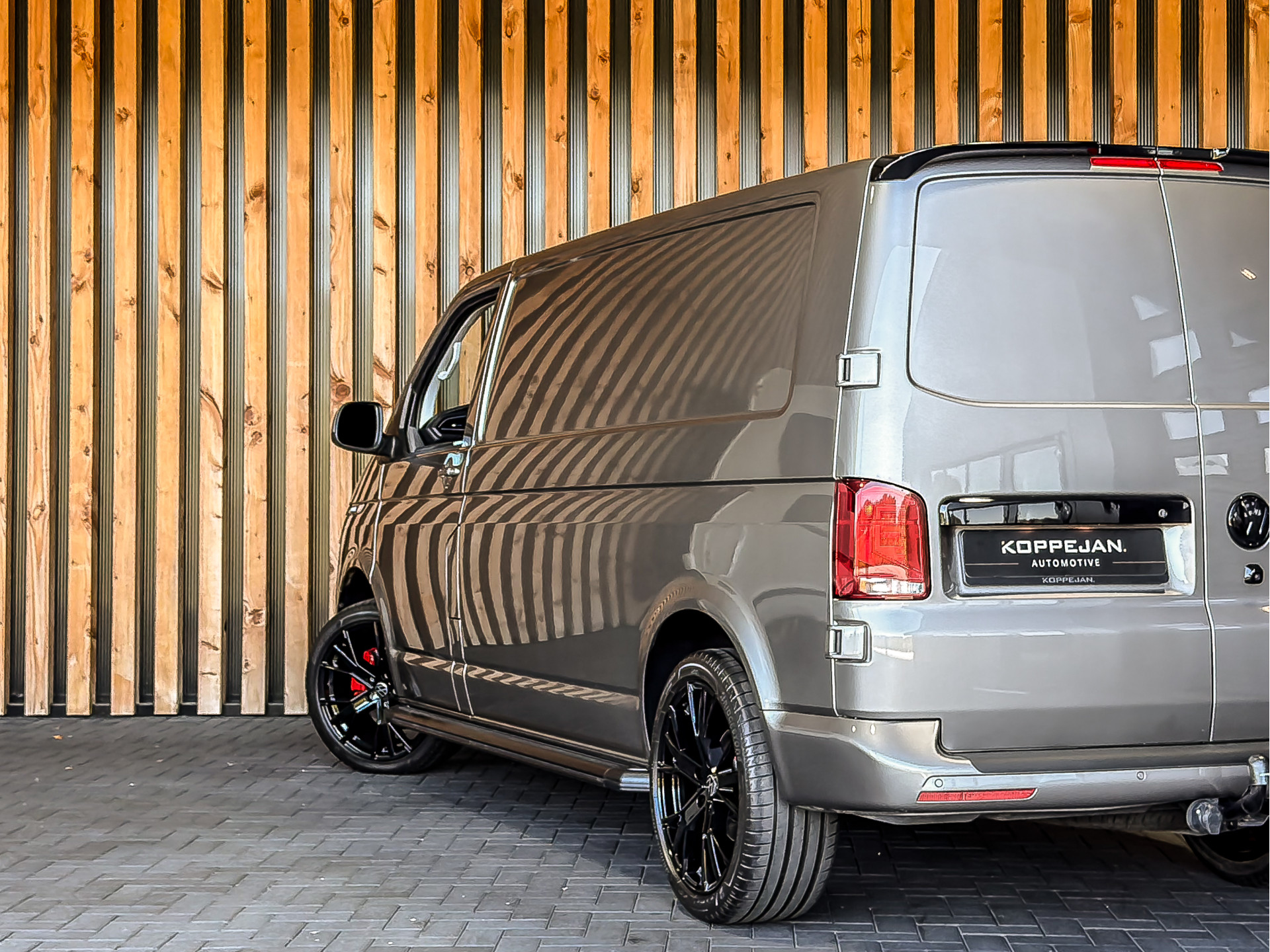 Volkswagen Transporter 2.0 TDI 150PK DSG Bestelwagen L2H1 | Volkswagen occasion