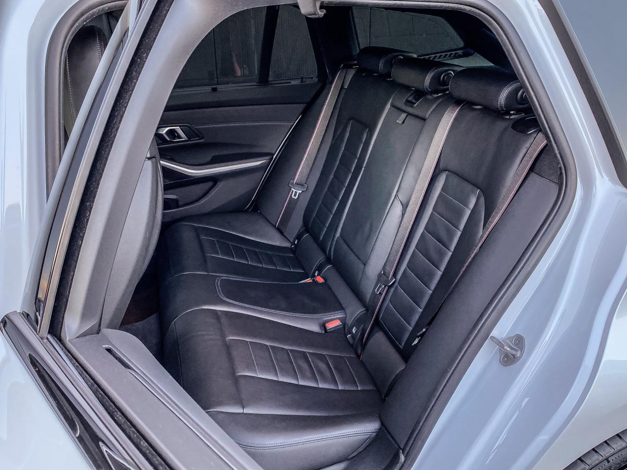 BMW 3 Serie Touring 330e 292PK xDrive High Executive M-Sport Pro | BMW occasion