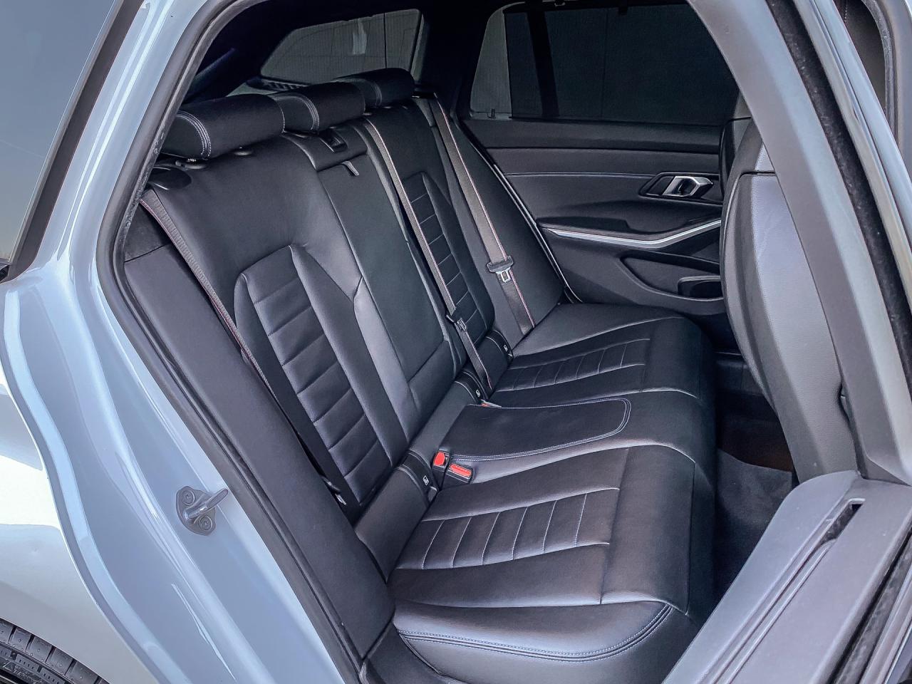 BMW 3 Serie Touring 330e 292PK xDrive High Executive M-Sport Pro | BMW occasion