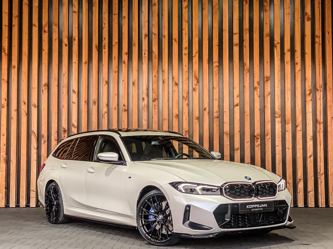 BMW 3 Serie Touring 330e 292PK xDrive High Executive M-Sport Pro | BMW occasion