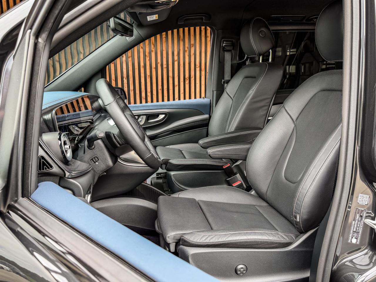 Mercedes-Benz EQV 300 AMG L2 90kWh 8-Persoons | Mercedes-Benz occasion