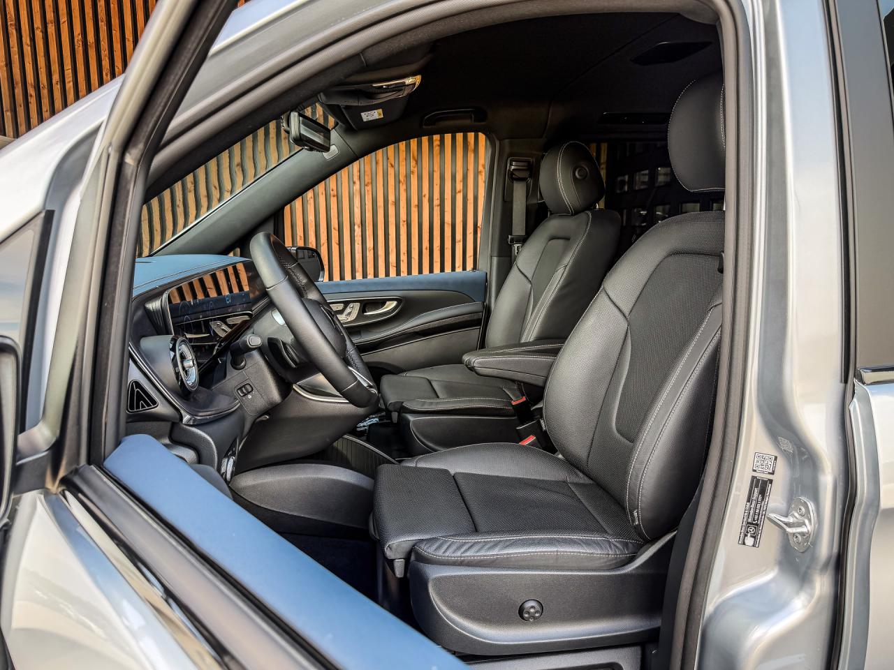 Mercedes-Benz EQV 300 AMG L2 90kWh 8-Persoons | Mercedes-Benz occasion