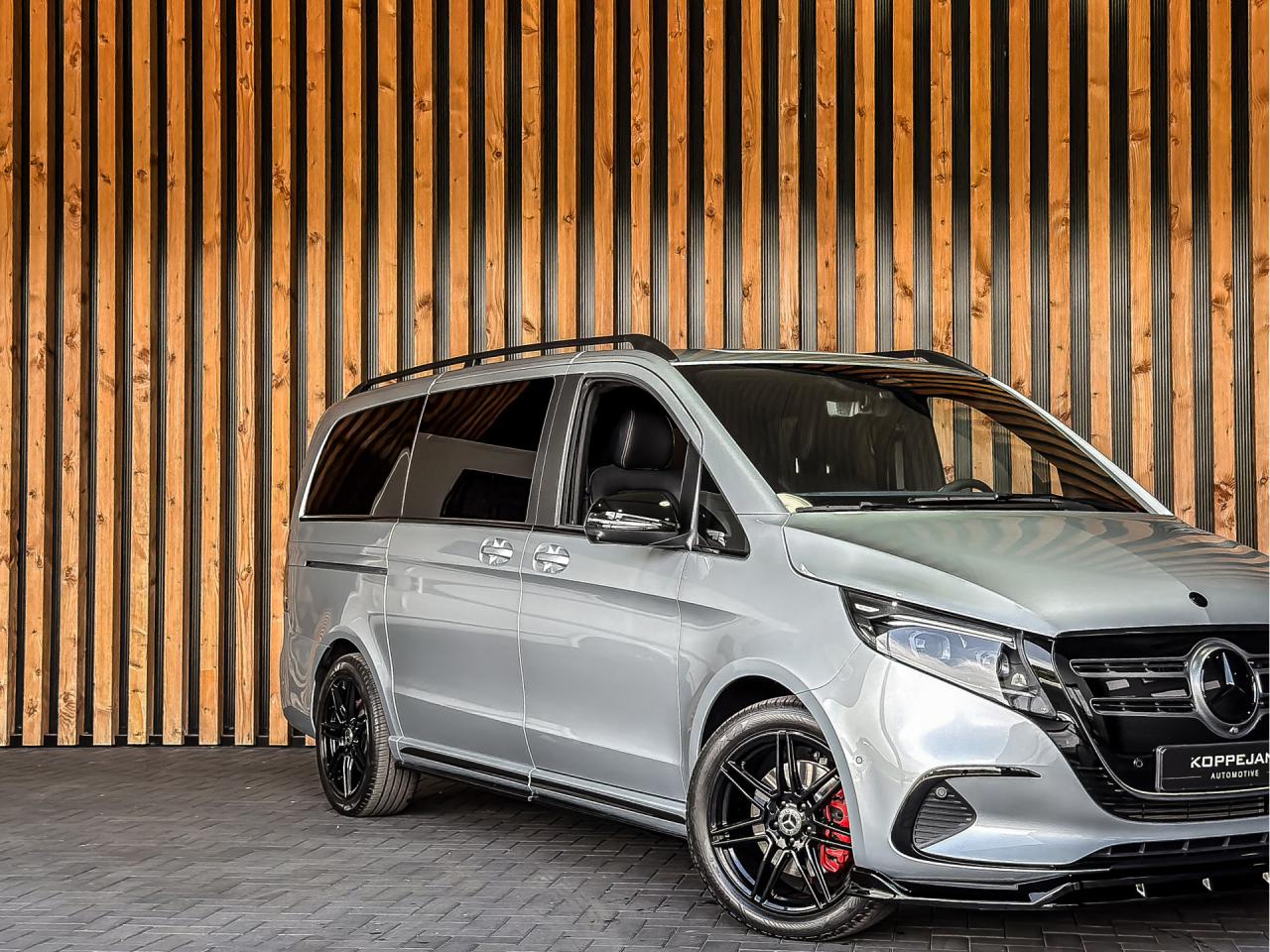 Mercedes-Benz EQV 300 AMG L2 90kWh 8-Persoons | Mercedes-Benz occasion