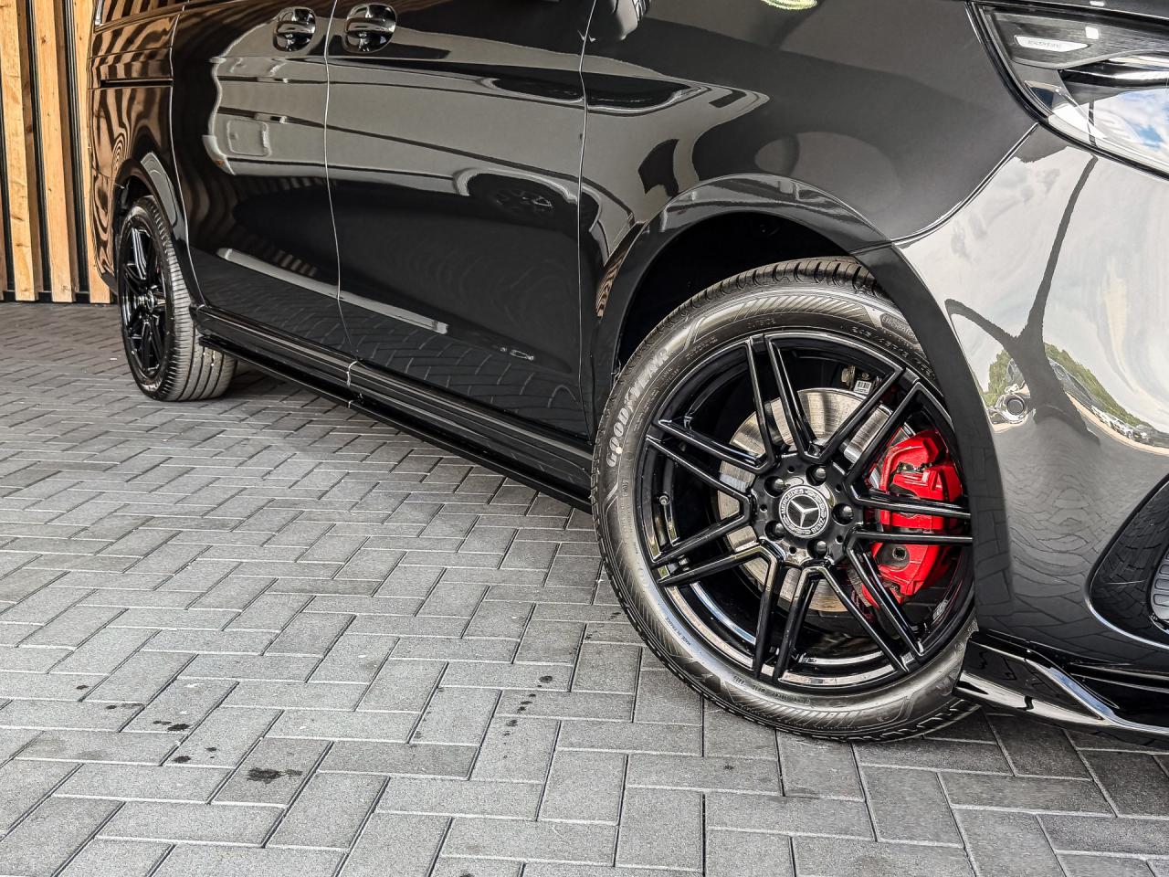 Mercedes-Benz EQV 300 AMG L2 90kWh 8-Persoons | Mercedes-Benz occasion