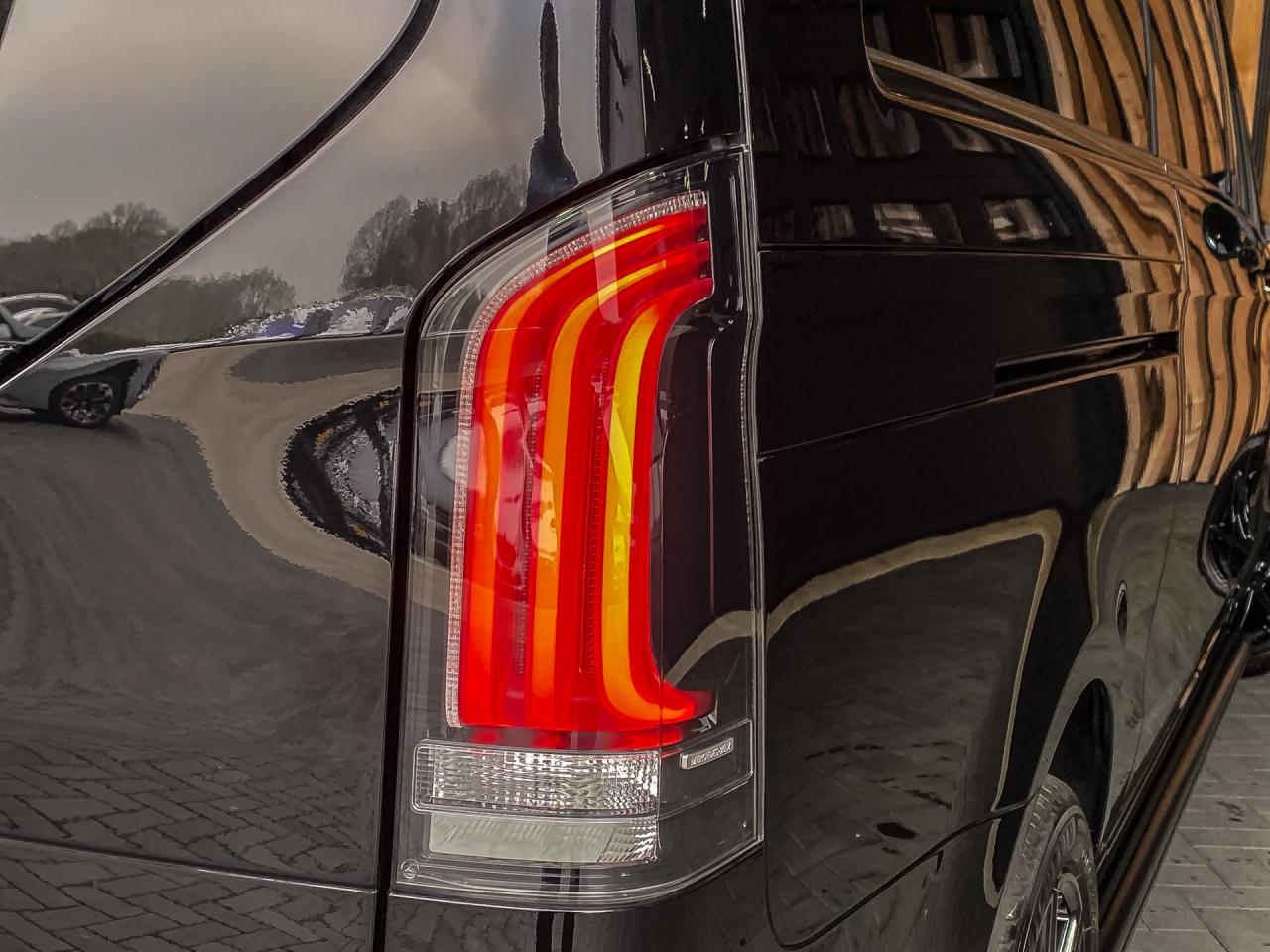 Mercedes-Benz V-Klasse 300d Extra Lang Avantgarde Dubbele Cabine | Mercedes-Benz occasion