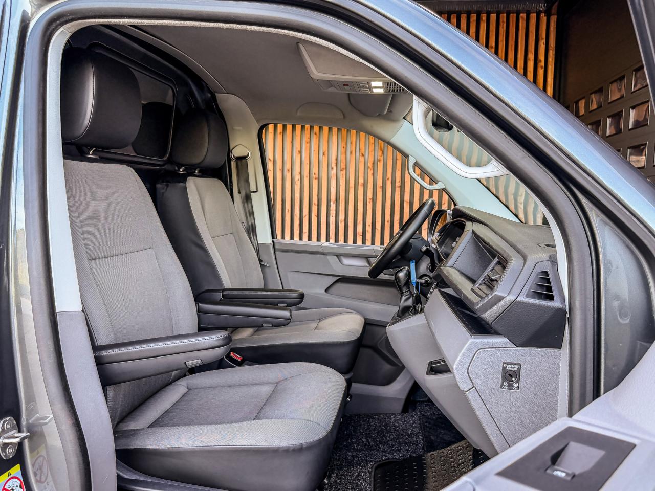 Volkswagen Transporter 2.0 TDI 150PK DSG Bestelwagen L1H1 | Volkswagen occasion