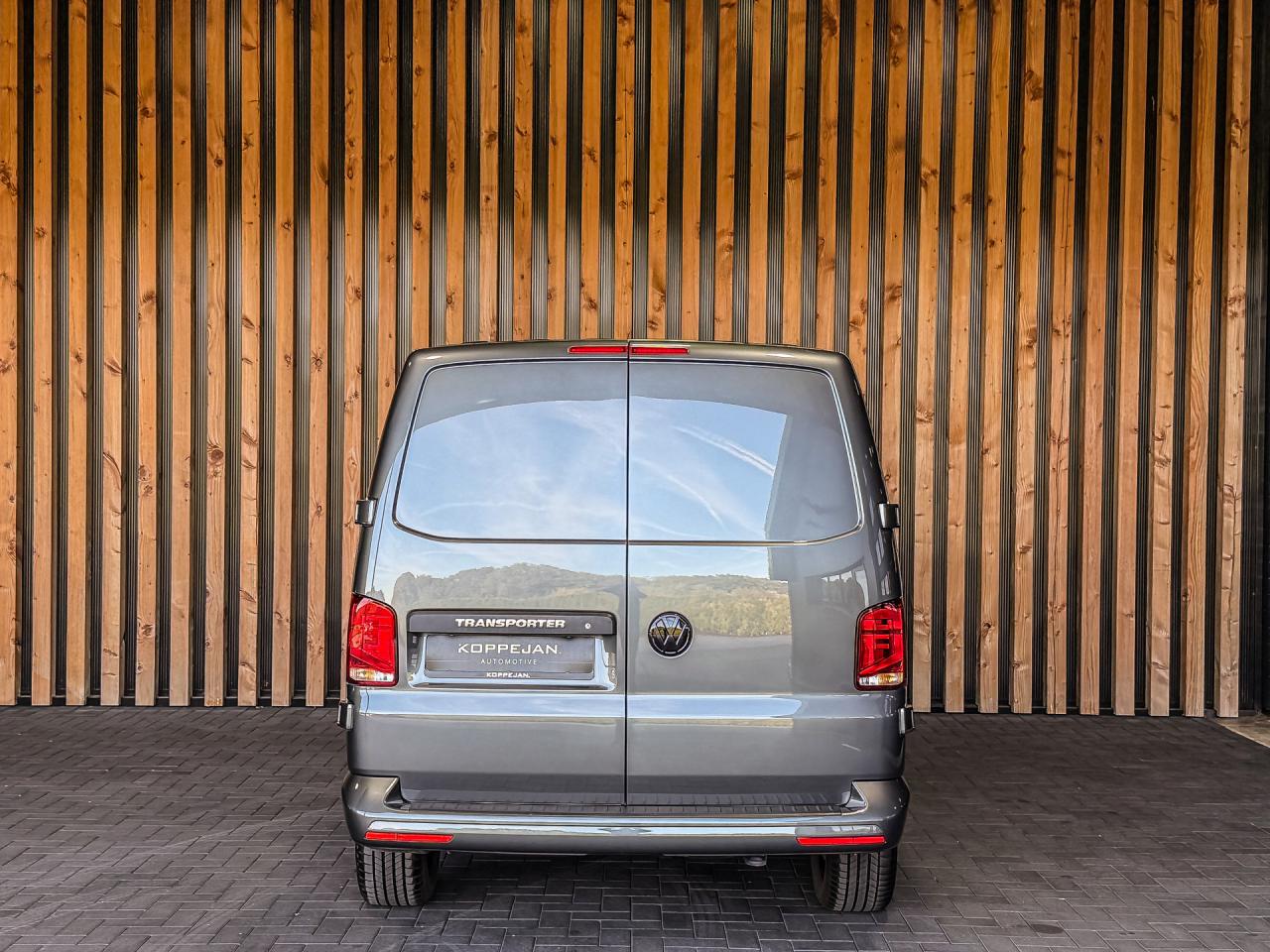Volkswagen Transporter 2.0 TDI 150PK DSG Bestelwagen L1H1 | Volkswagen occasion