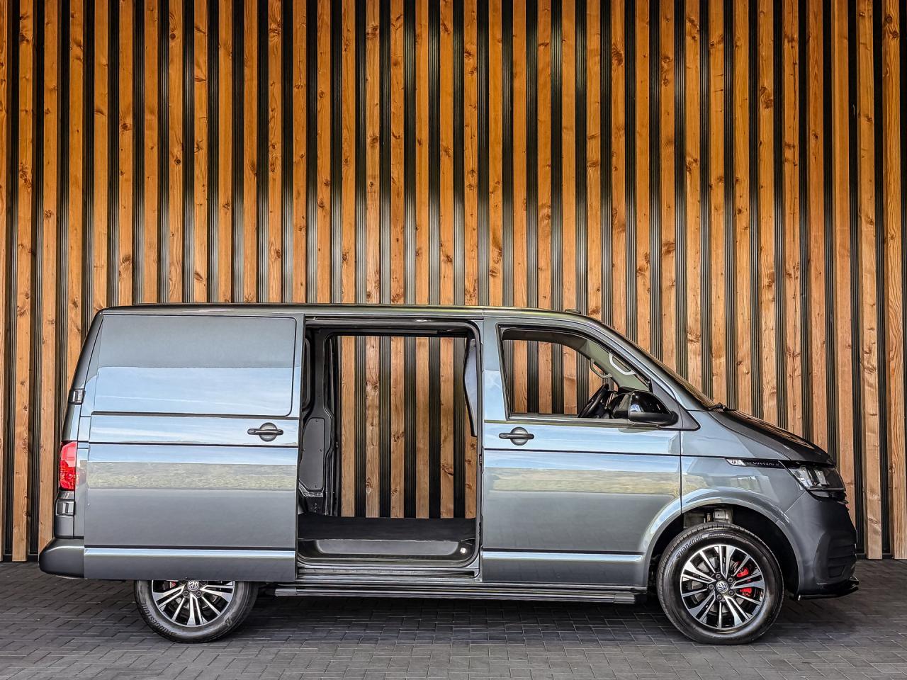 Volkswagen Transporter 2.0 TDI 150PK DSG Bestelwagen L1H1 | Volkswagen occasion