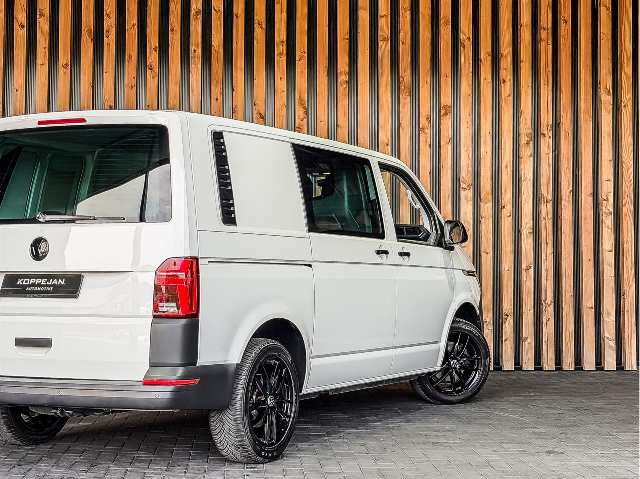 Volkswagen Transporter 2.0 TDI 150PK DSG Bestelwagen L1H1 | Volkswagen occasion