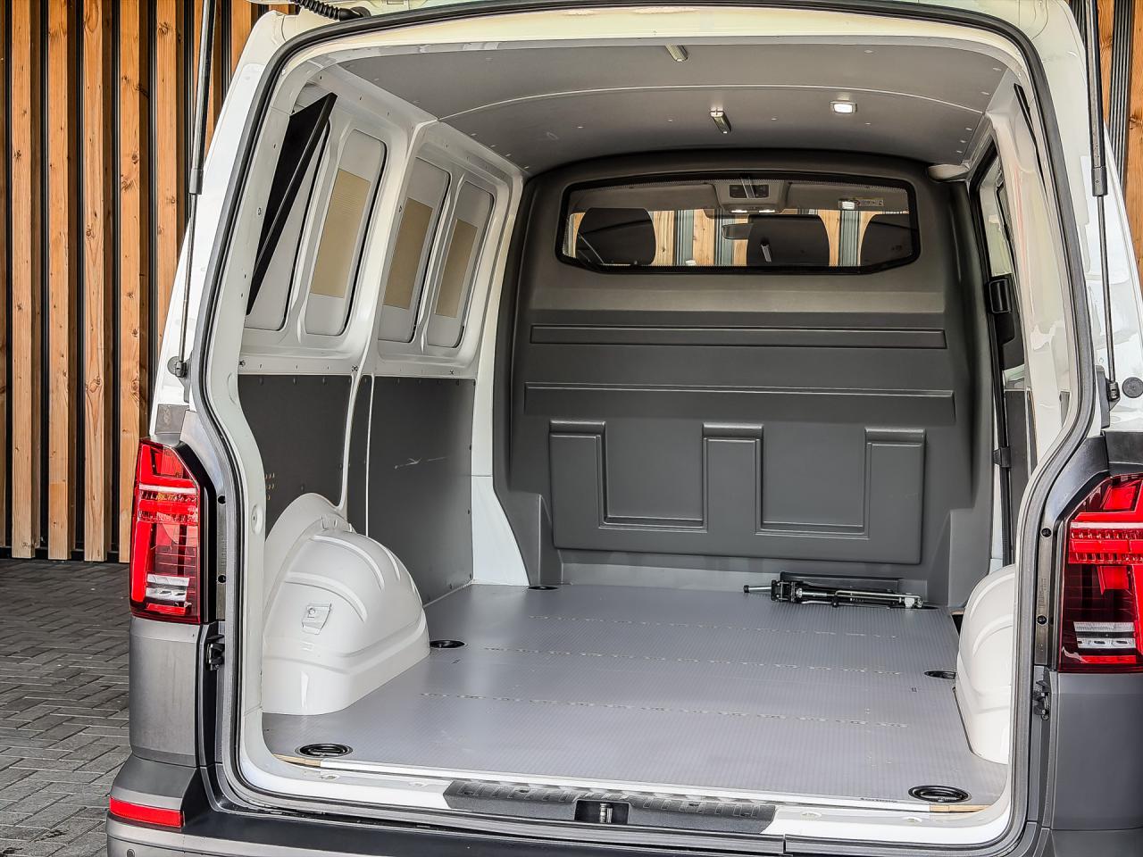 Volkswagen Transporter 2.0 TDI 150PK DSG Bestelwagen L1H1 | Volkswagen occasion