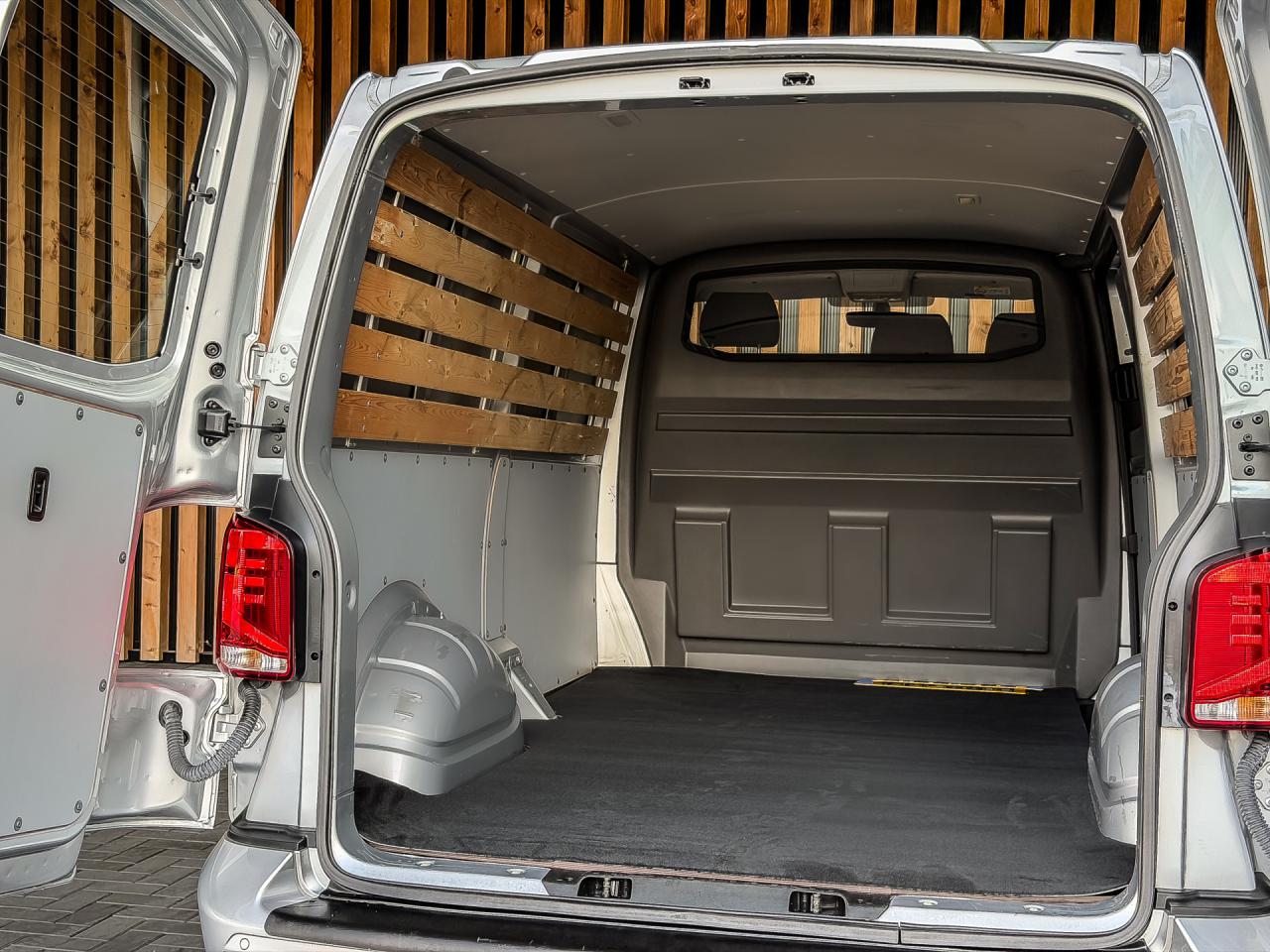 Volkswagen Transporter 2.0 TDI 150PK DSG Bestelwagen L2H1 Bulli | Volkswagen occasion
