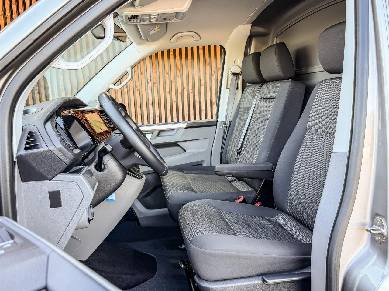 Volkswagen Transporter 2.0 TDI 150PK DSG Bestelwagen L2H1 | Volkswagen occasion