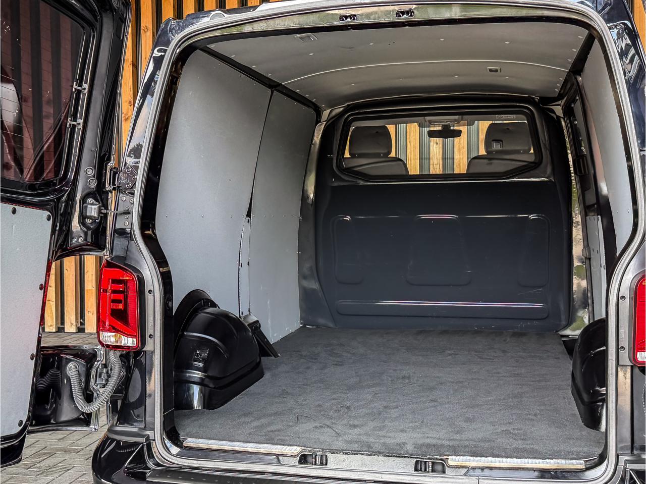 Volkswagen Transporter 2.0 TDI 204PK DSG L2H1 Bulli | Volkswagen occasion